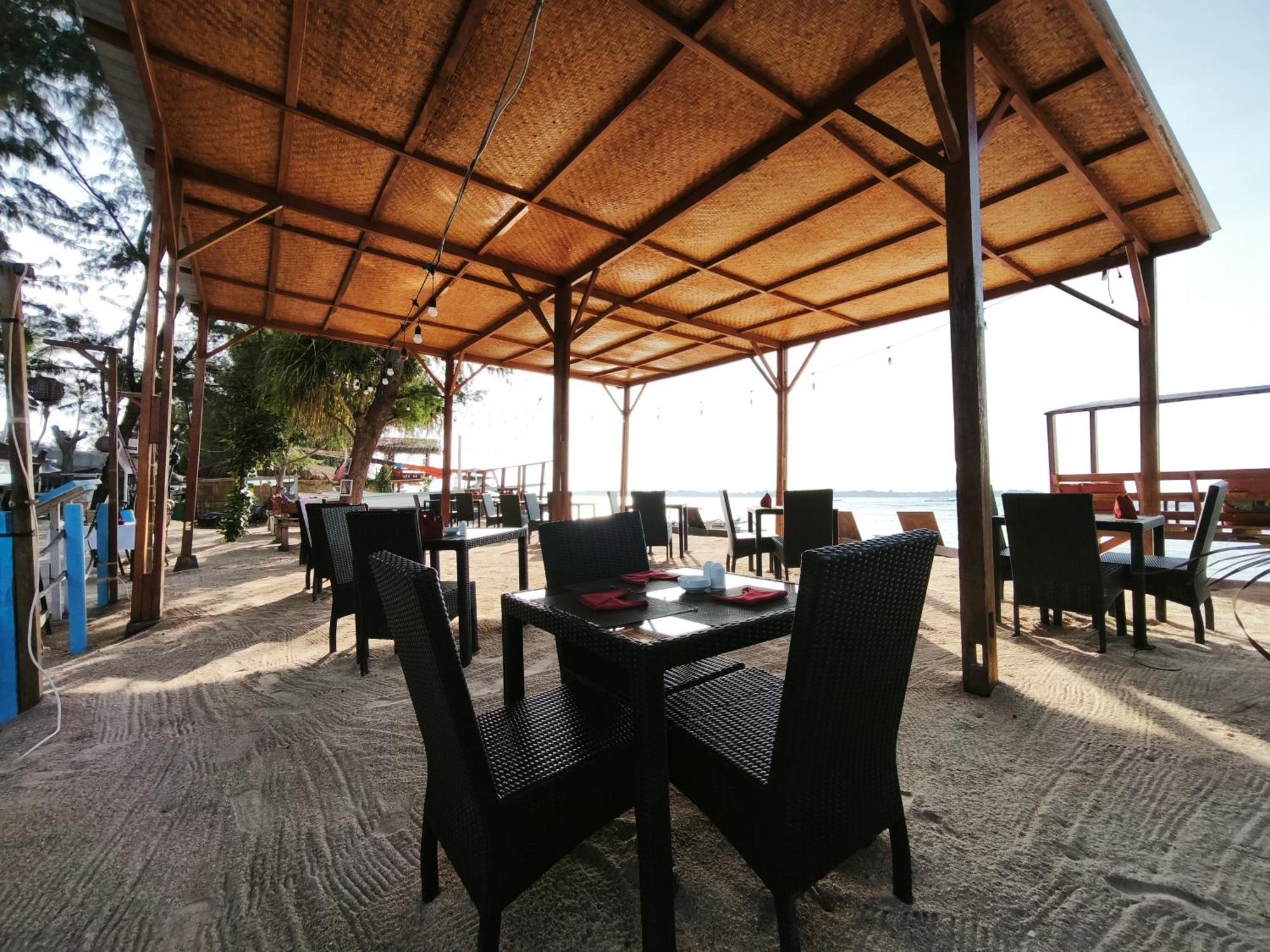 Matahari Bungalow 3 กิลิไอร์ ภายนอก รูปภาพ