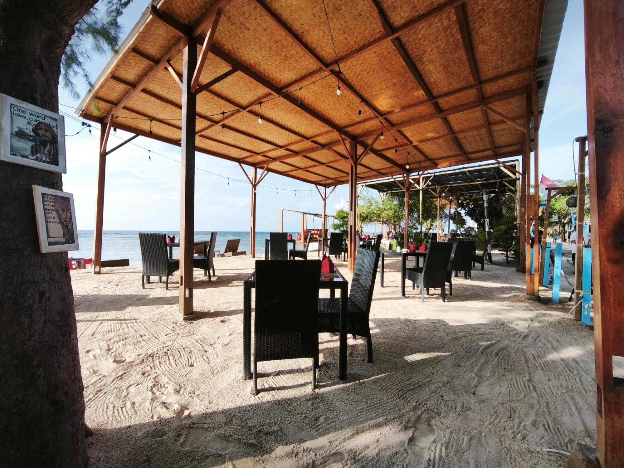 Matahari Bungalow 3 กิลิไอร์ ภายนอก รูปภาพ